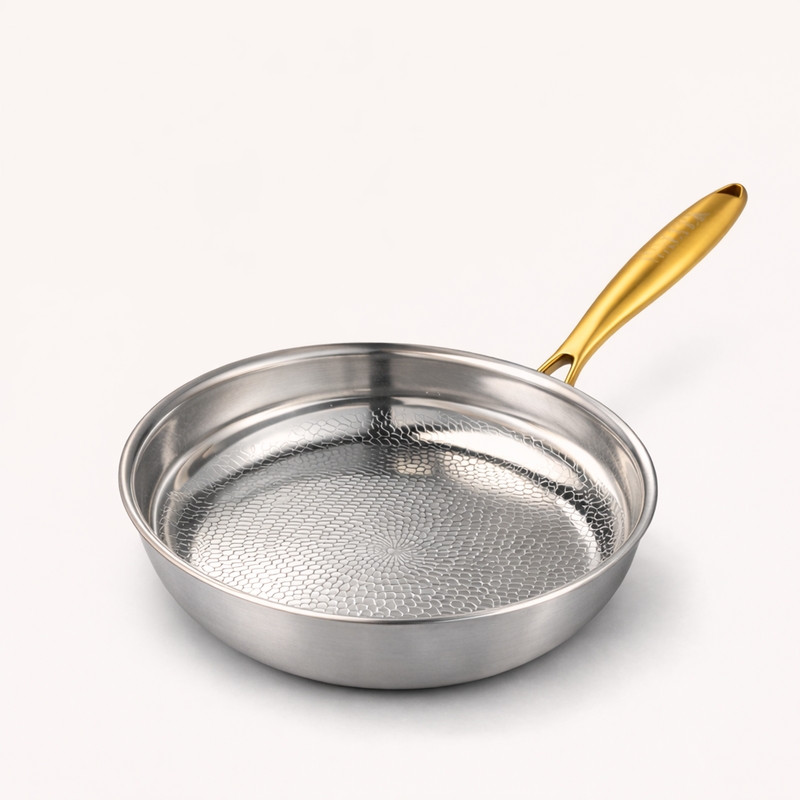 Padella Essenziale in Titanio Pro — Cucina Modena